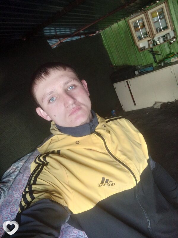 Анатолий, 23, Шахтинске — анкета №2555805