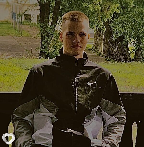 Данил, 21, Вольске — анкета №2555874