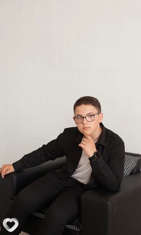 Александр, 19, Елабуге — анкета №2555994