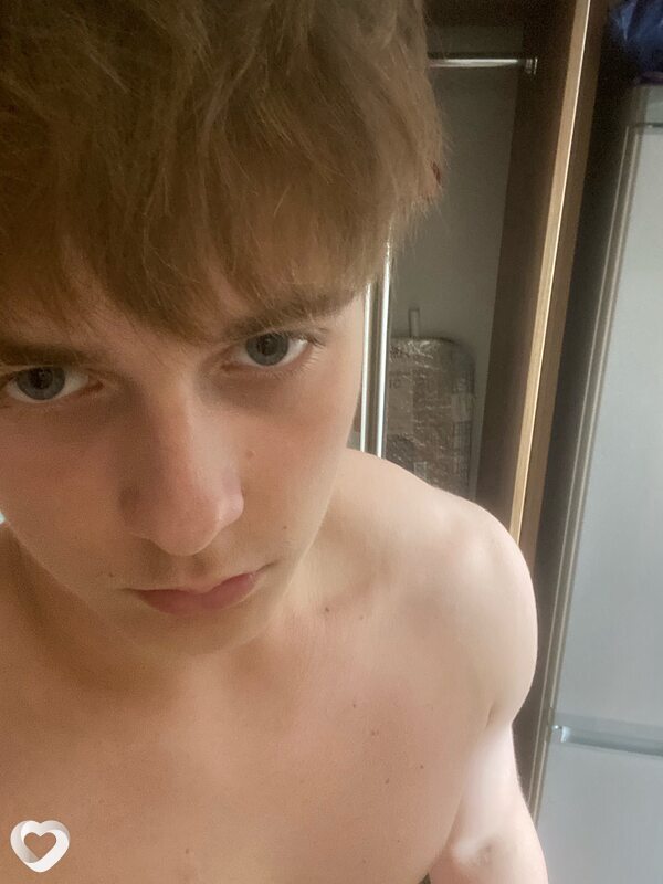 Ярослав, 20, Бронницах — анкета №2556369