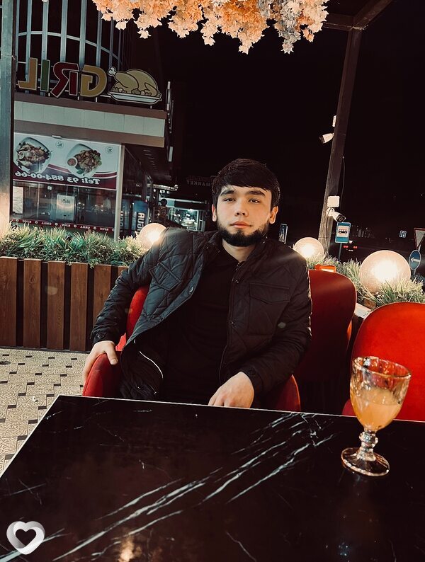 Анзор, 21, Москве — анкета №2557414