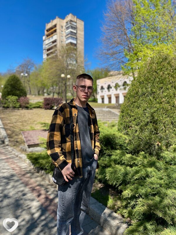 Иван, 20, Москве — анкета №2556689