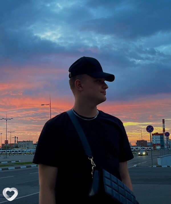 Илья, 20, Москве — анкета №2556889