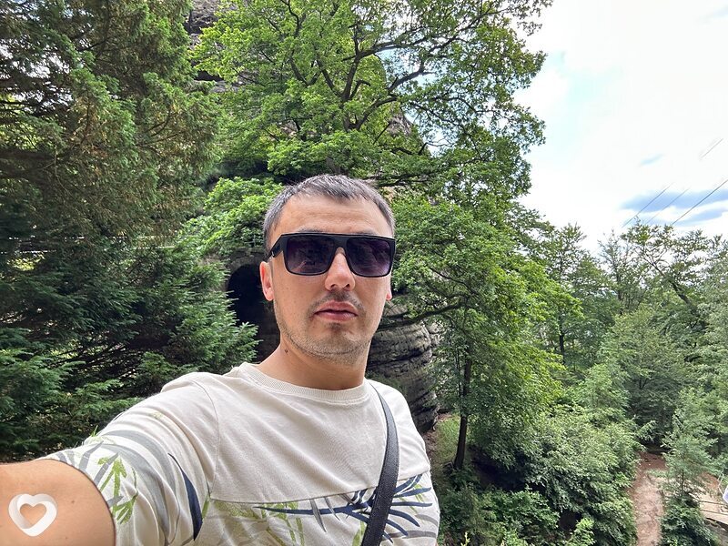 Rashidhon, Прага