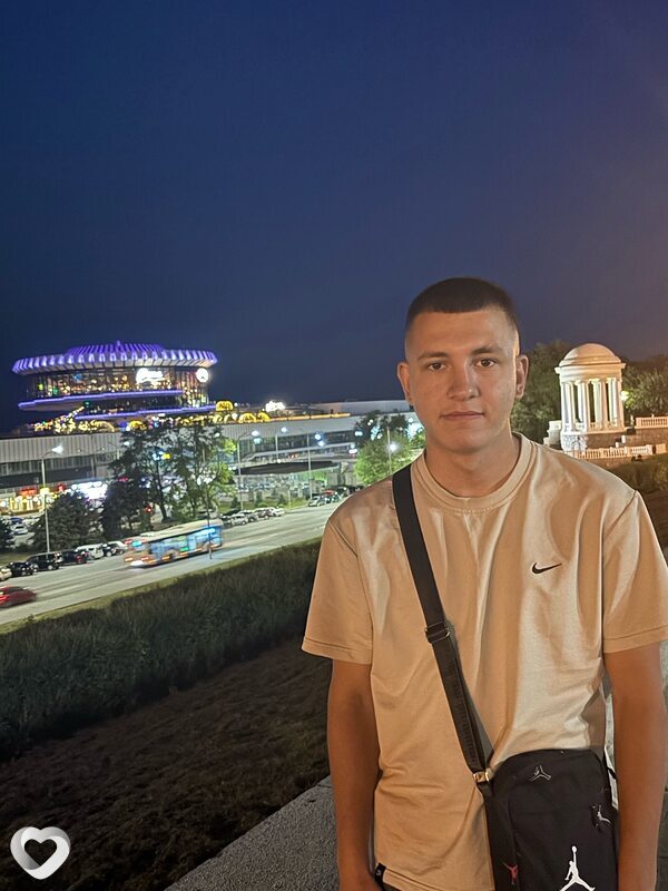 Руслан, 19, Москве — анкета №2557177