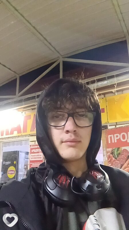 Артём, 19, Астрахани — анкета №2558547