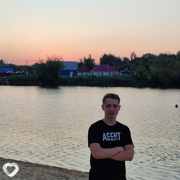 Данил, 20, Старом Осколе — анкета №2558972