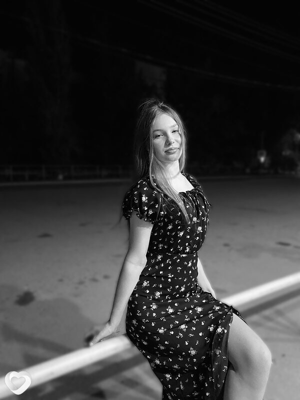 Полина, 21, Каменске-Шахтинском — анкета №2559986