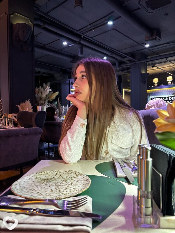 Карина, 28, Луганске — анкета №2559988