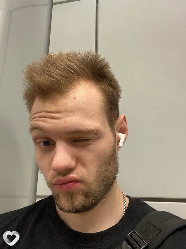 Артём, 23, Москве — анкета №2560253