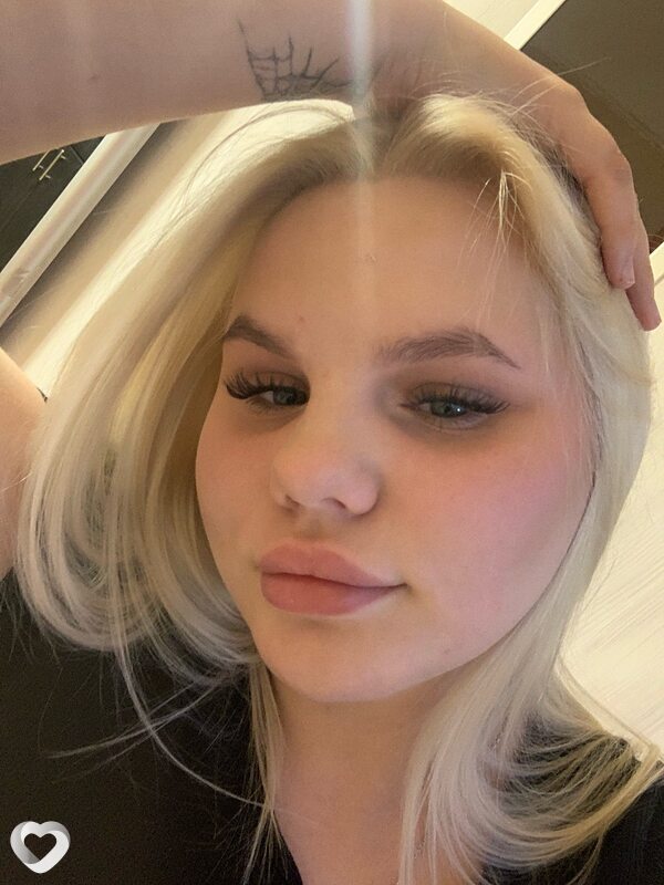 Яна, 19, Красноярске — анкета №2560323