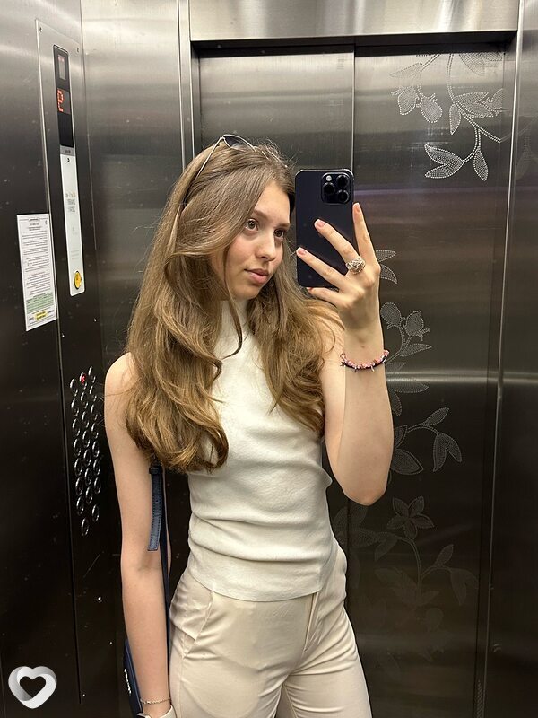 Анна, 19, Москве — анкета №2560492