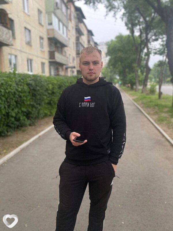Владимир, 21, Уссурийске — анкета №2560464