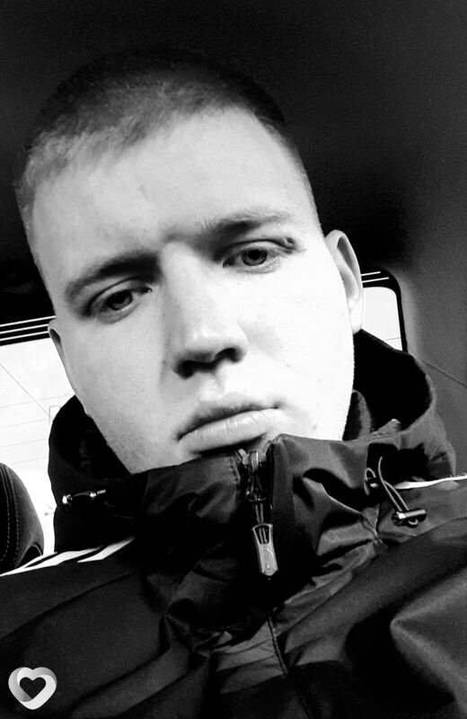 Александр, 24, Осинниках — анкета №2560632