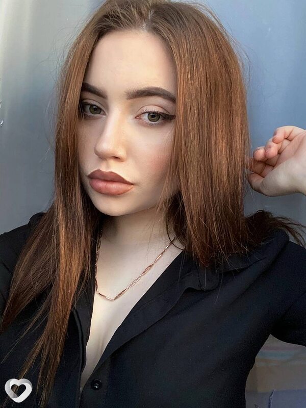 Арина, 24, Ялте — анкета №2560650
