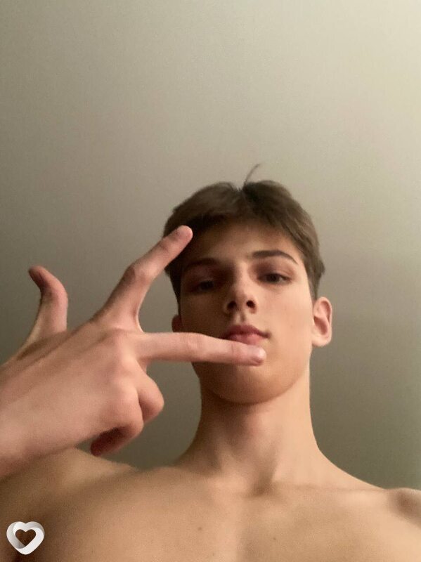 Женя, 19, Москве — анкета №2560735