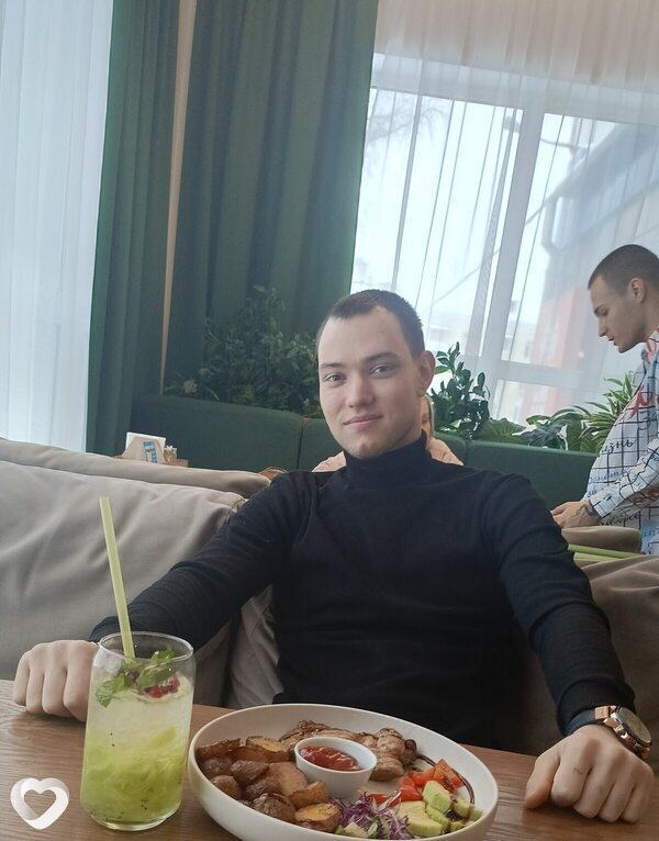 Александр, 24, Екатеринбурге — анкета №2560677