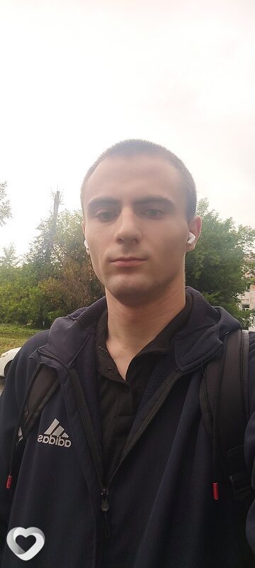 Максим, 22, Ачинске — анкета №2561100
