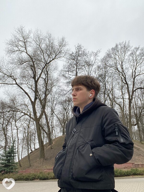 Максим, 19, Гомеле — анкета №2561596