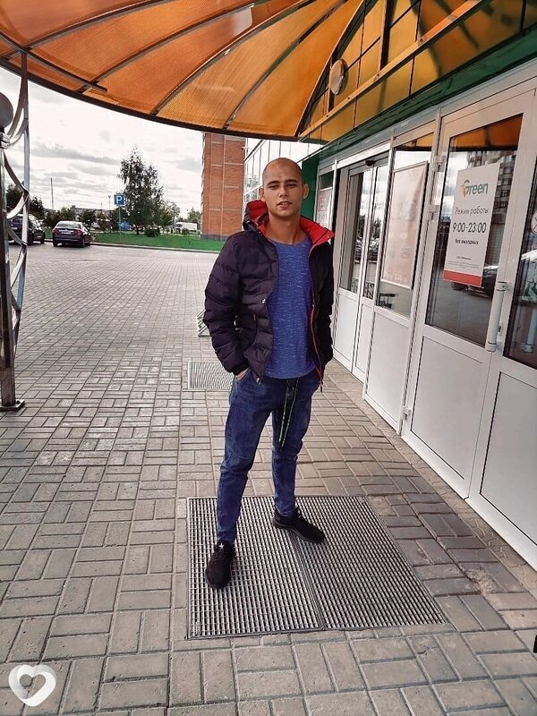 Юрий, 27, Москве — анкета №2563044