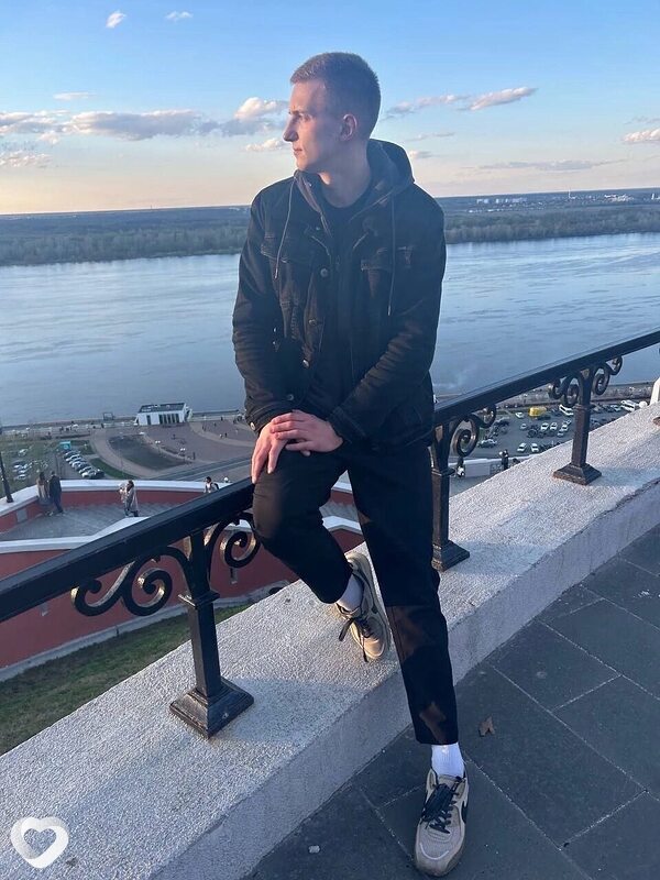 Максим, 22, Гатчине — анкета №2562816