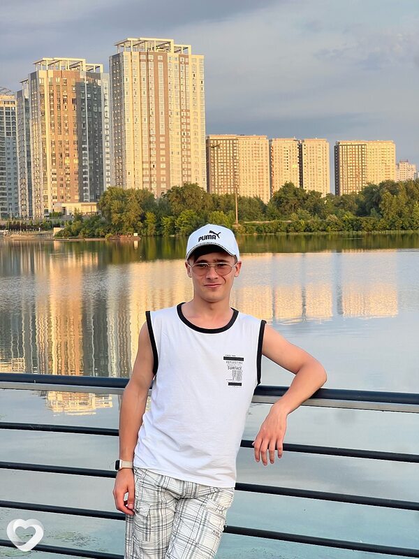 Артём, 19, Киеве — анкета №2563209