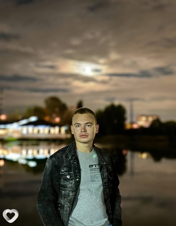Дмитрий, 21, Климовичах — анкета №2563468