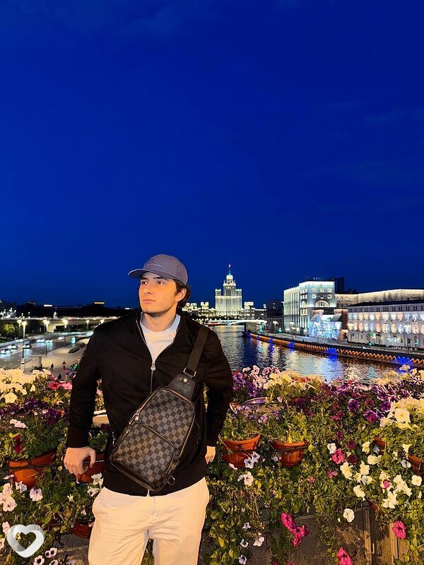 Влад, 22, Москве — анкета №2563679
