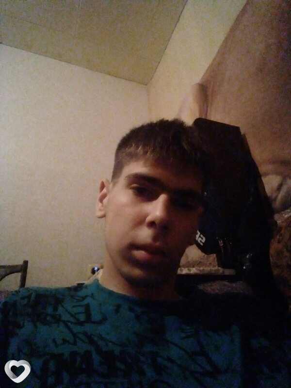 Дима, 20, Ейске — анкета №2564020