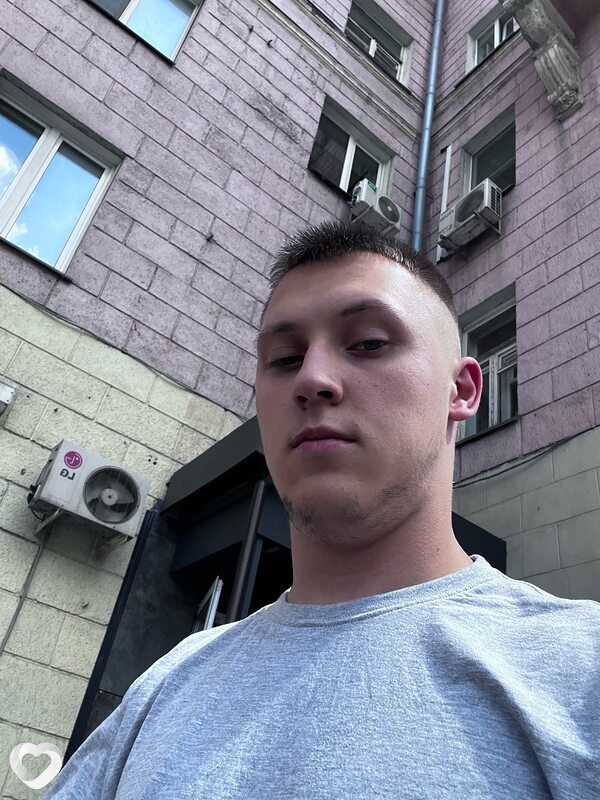 Виталий, 21, Минусинске — анкета №2564879