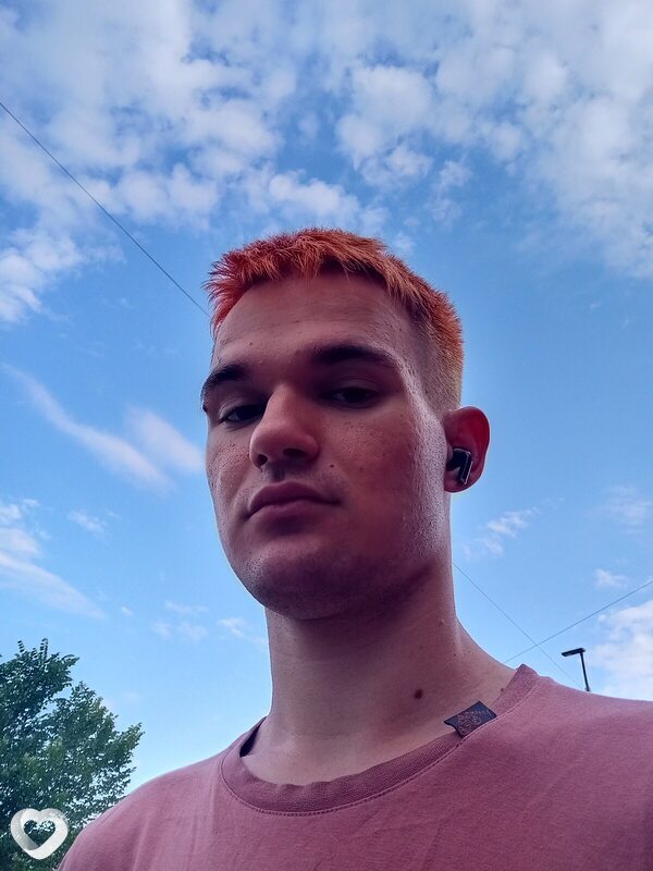 Илья, 19, Красноярске — анкета №2565971