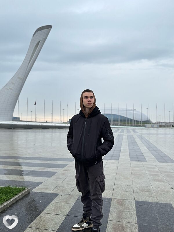 Илья, 19, Москве — анкета №2566553