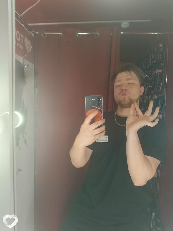 Артём, 25, Новомосковске — анкета №2566729