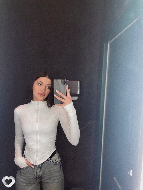 Оксана, 23, Ростове-на-Дону — анкета №2569017