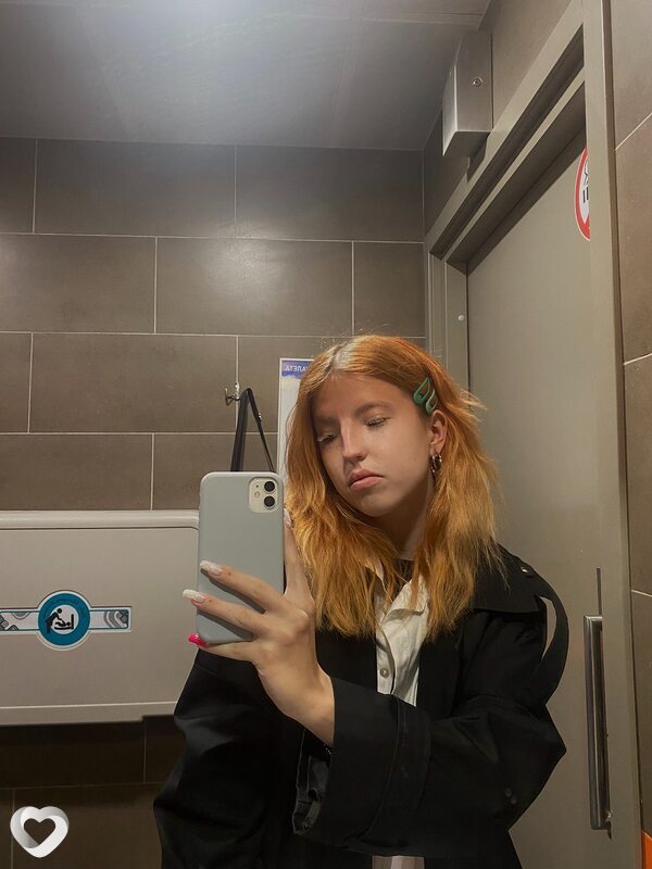 Карина, 19, Орёл — анкета №2569627