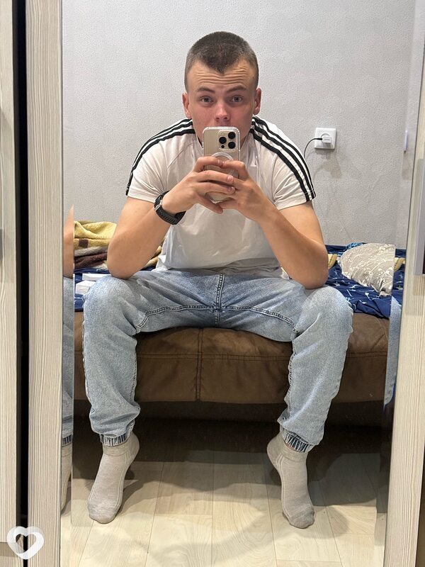 Артем, 20, Кирове — анкета №2569674