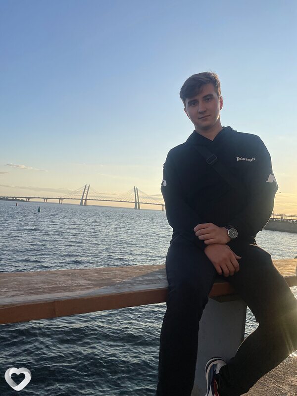 Валентин, 20, Армавире — анкета №2569844