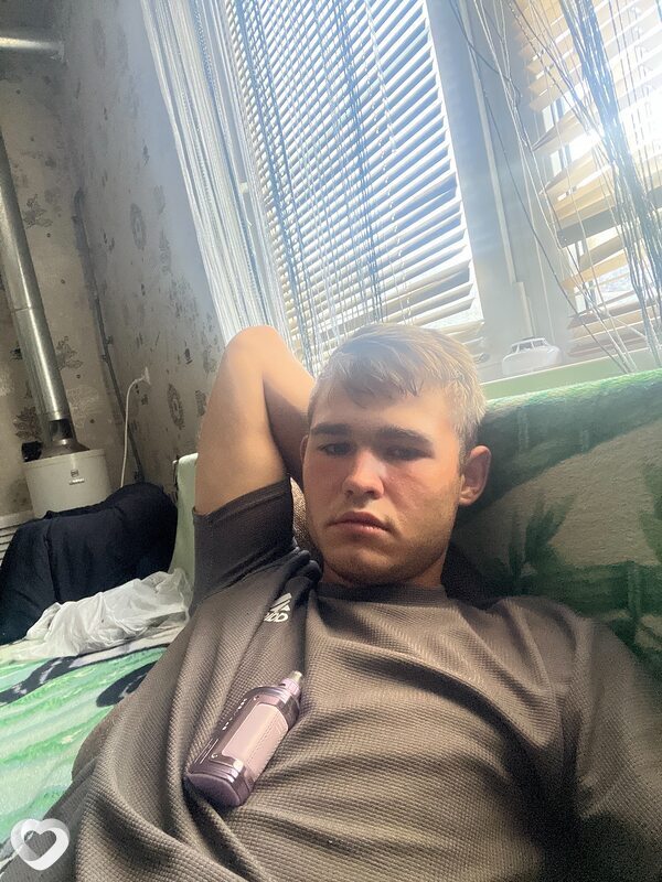 Андрей, 20, Новороссийске — анкета №2571875