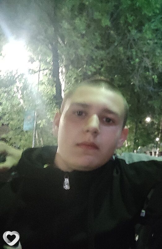 Глеб, 20, Риддер — анкета №2573564