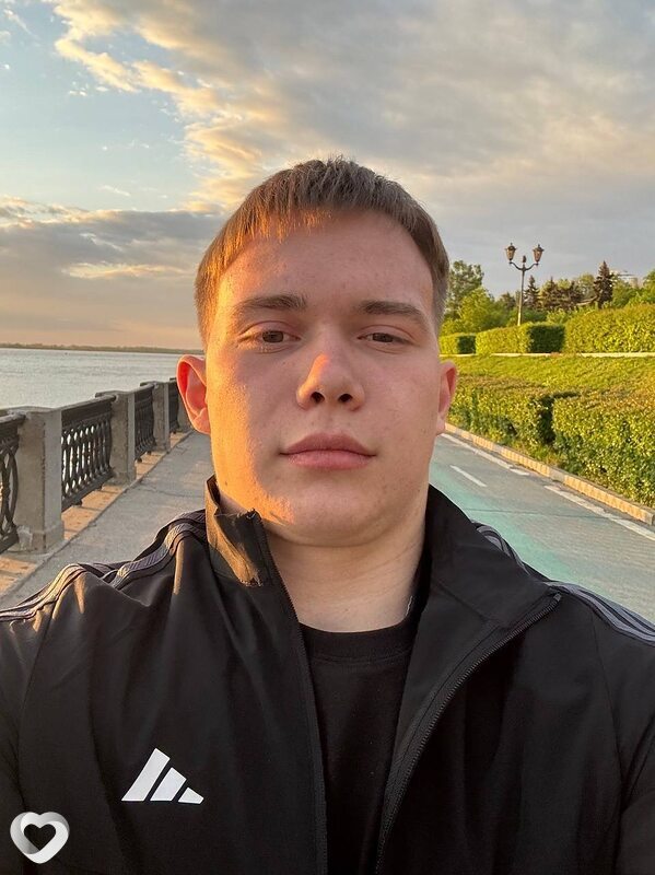 Кирилл, 22, Оренбурге — анкета №2573990