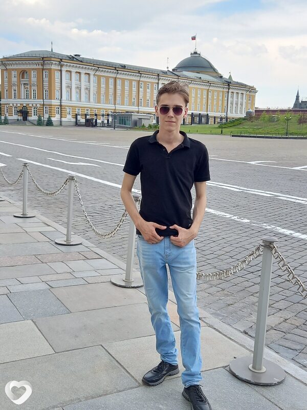 Лев, 21, Москве — анкета №2573924