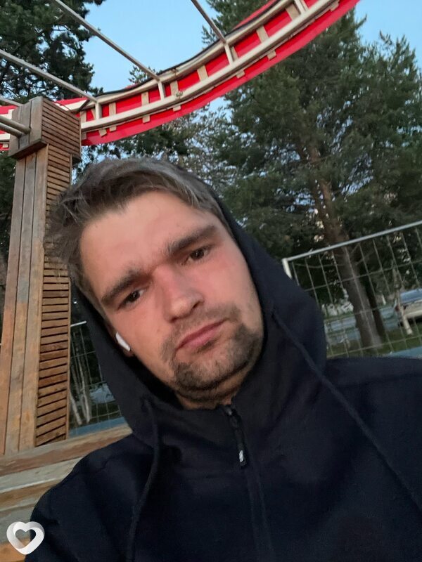 Артем, Ноябрьск