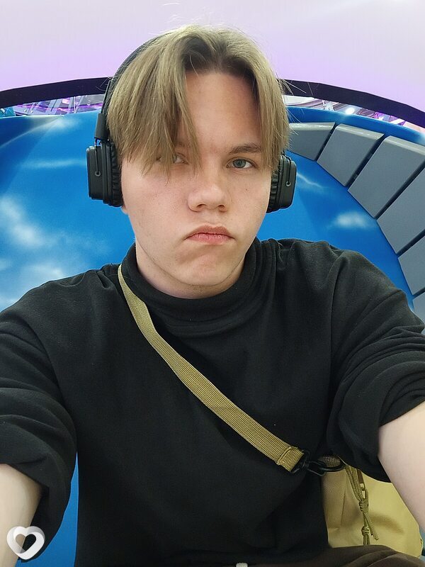 Алексей, 19, Москве — анкета №2575590
