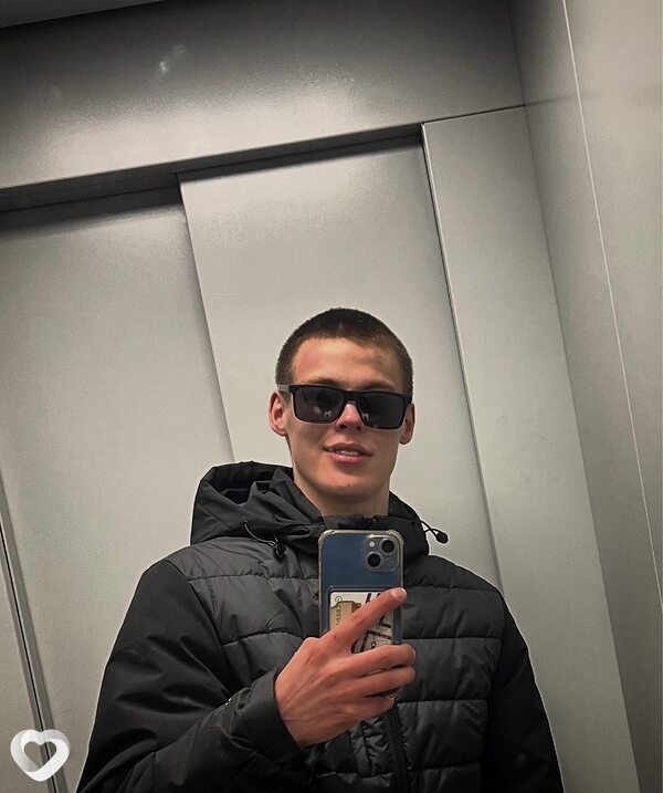 Сергей, 20, Томске — анкета №2578676