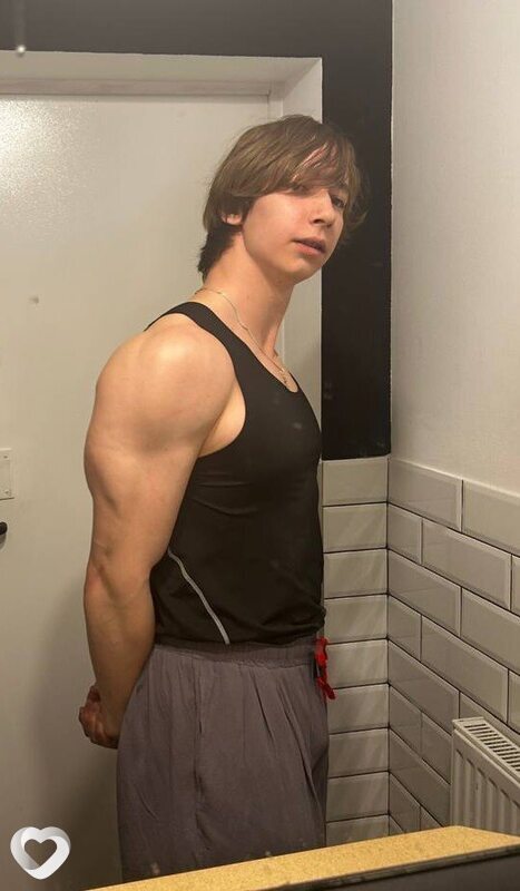 Алексей, 19, Москве — анкета №2578795