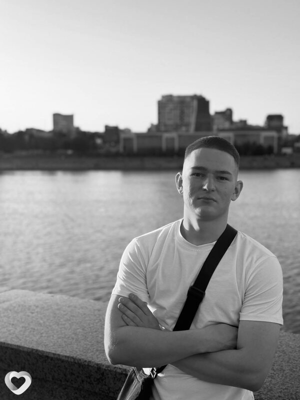 Данил, 20, Челябинске — анкета №2579108