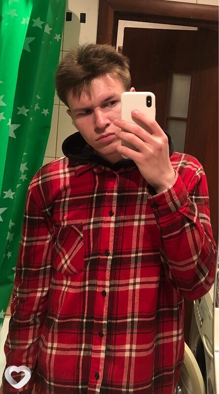 Валентин, 21, Новосибирске — анкета №2579321