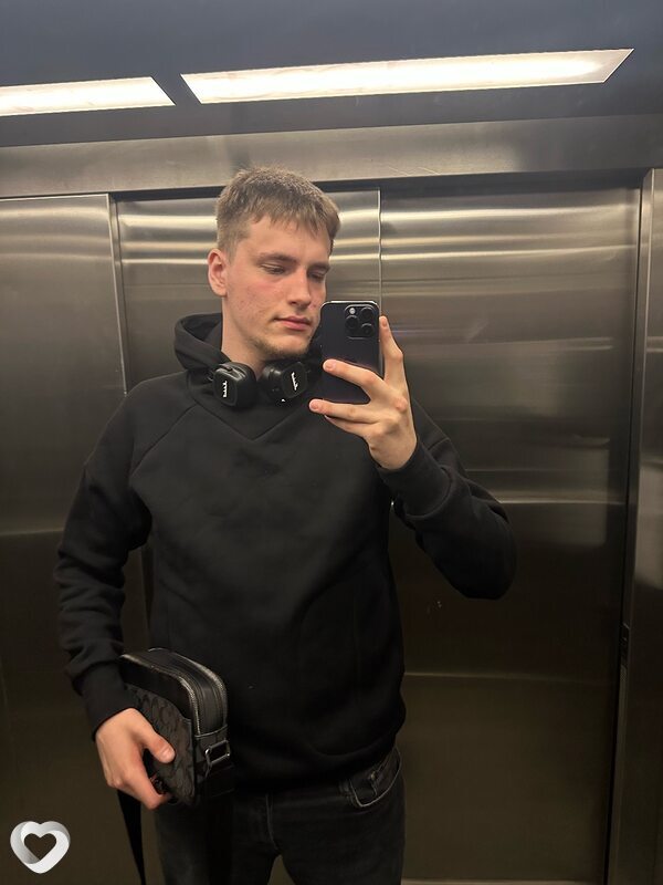 Вадим, 23, Москве — анкета №2579871