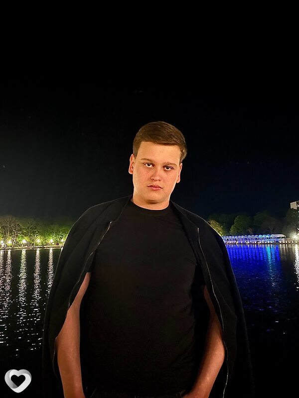 Владимир, 23, Пятигорске — анкета №2579816