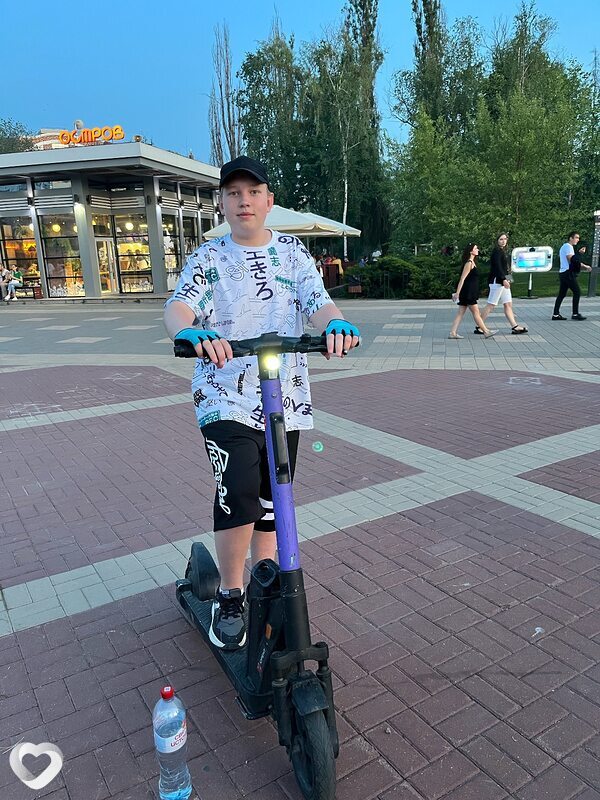 Антон, 19, Белгороде — анкета №2580697